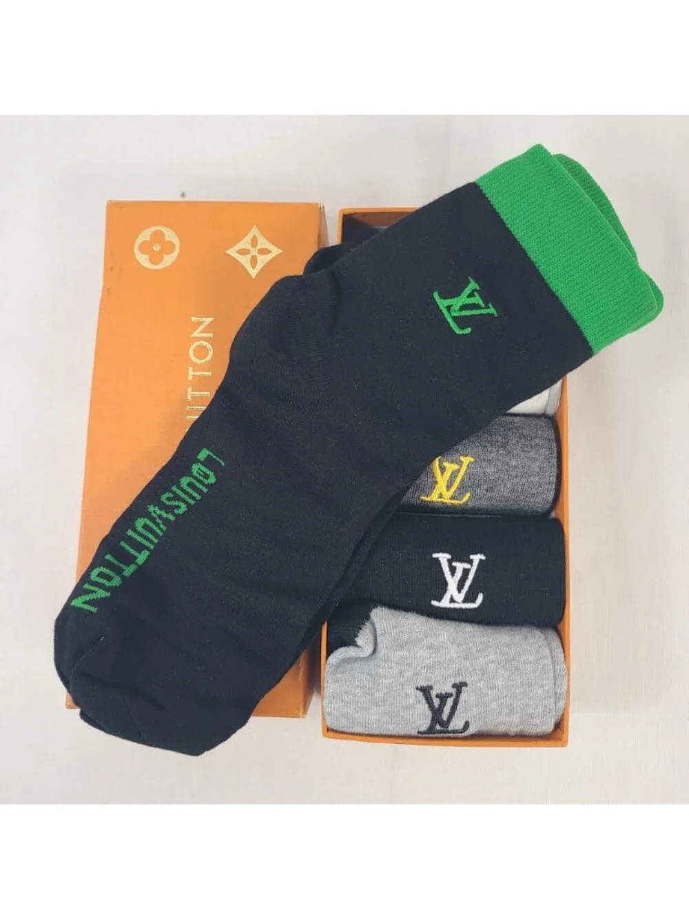 Louis Vuitton Boxed Set Of 5 Men's Crew Socks OS Embroidered LV Logo Design